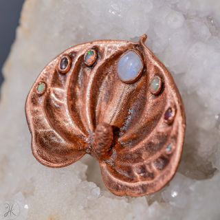 Po dlhšej dobe mali dnes šperky svoj foto deň ♥ Nech sa páči - novébrošne už nájdete v e-shope:...